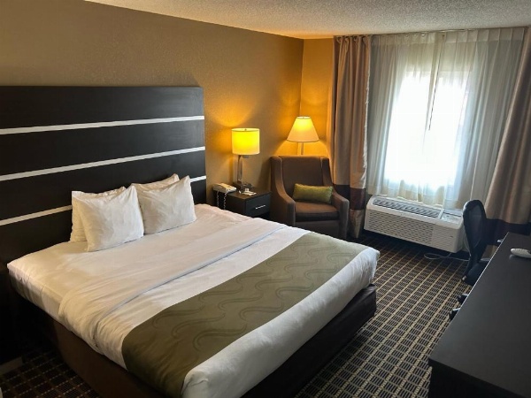 Quality Inn & Suites image 11